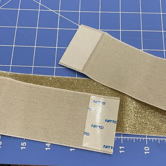 🦁 Chanel Gift Bag with elastic ribbon and two sheets of Chanel tissue - Picture 11 of 12